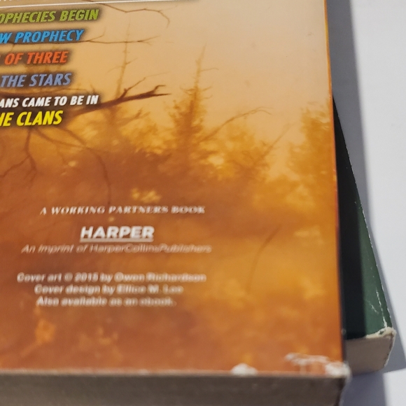 Warriors Erin Hunter 7 Book Set w/2 - 1st Edition Hardcovers & 5 Paperbacks - Picture 13 of 15